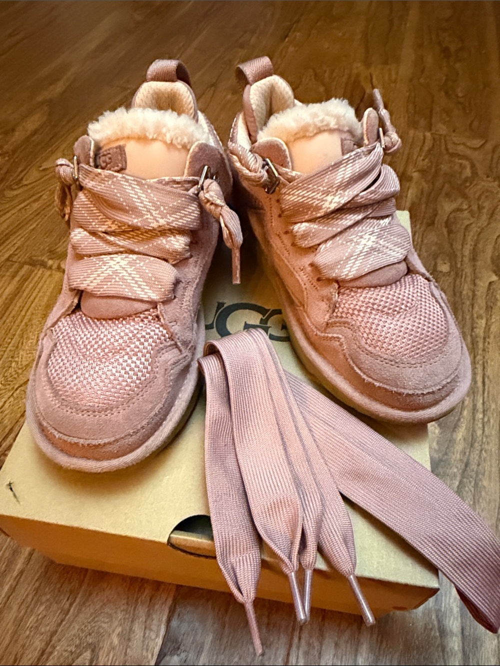 Kids UGG Lowmel